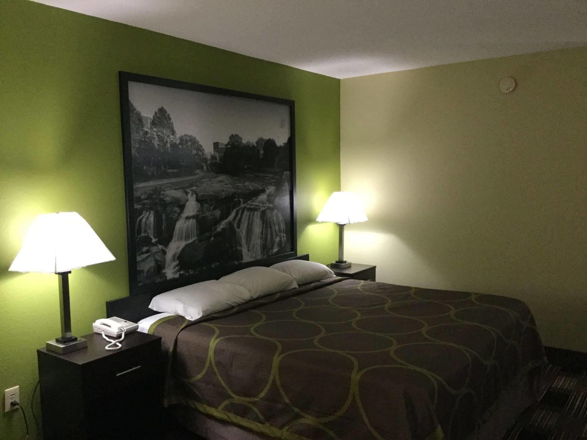 ซูเปอร์ 8 บาย วินด์แฮม เกรียร์/สปาแทนเบิร์ก แอเรีย Motel แกร์ ภายนอก รูปภาพ