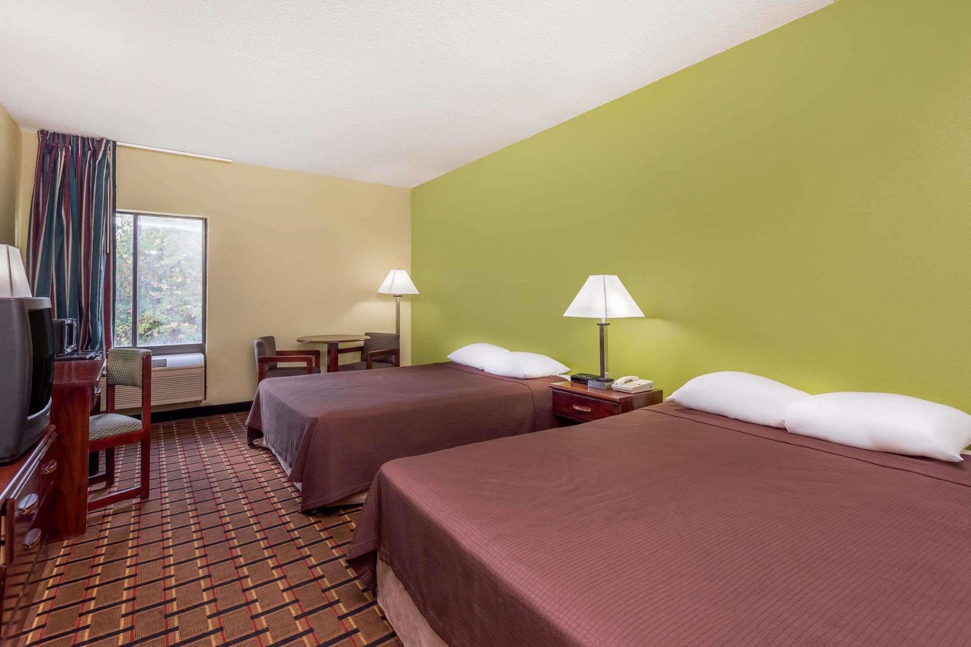 ซูเปอร์ 8 บาย วินด์แฮม เกรียร์/สปาแทนเบิร์ก แอเรีย Motel แกร์ ภายนอก รูปภาพ