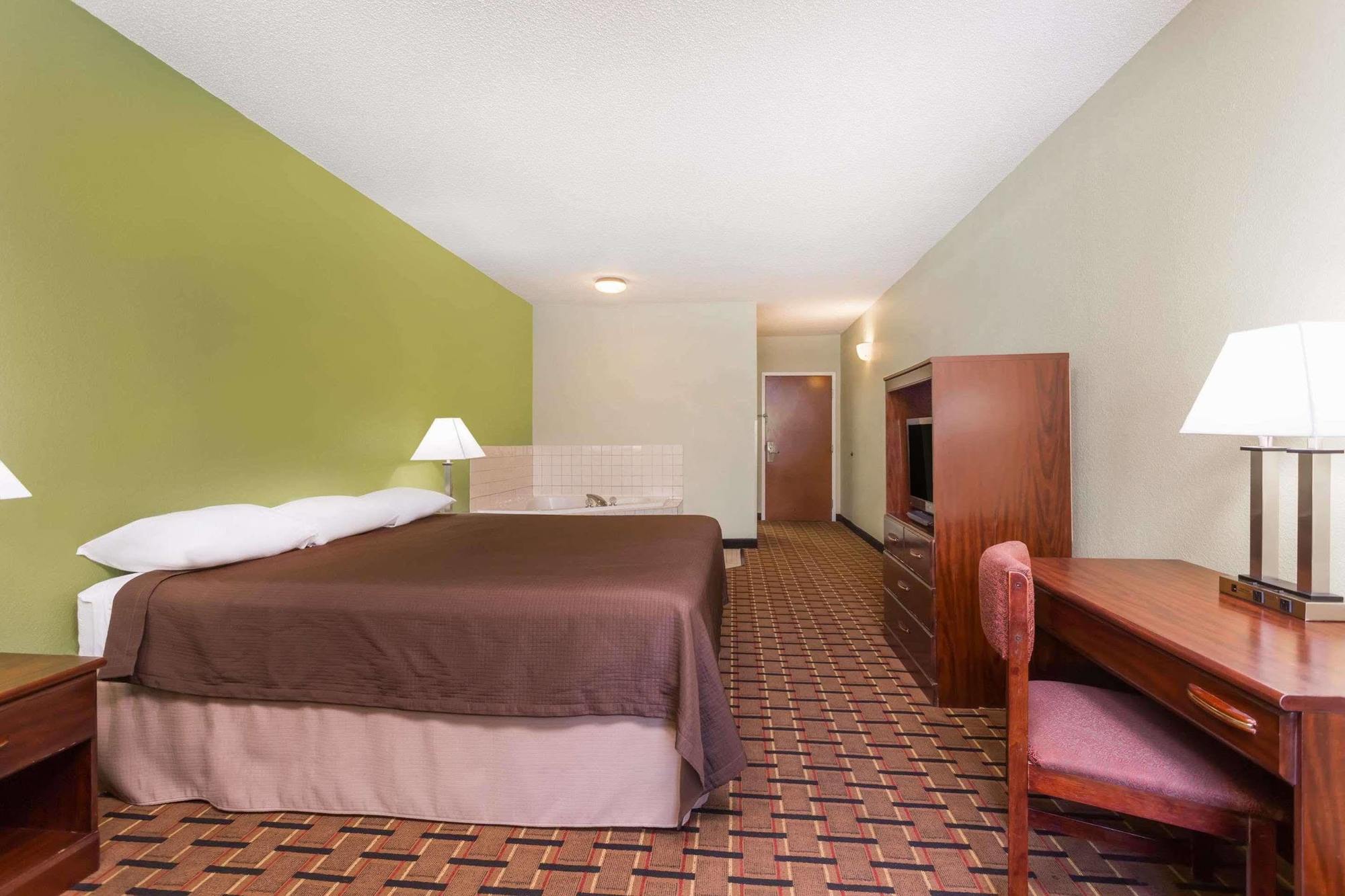 ซูเปอร์ 8 บาย วินด์แฮม เกรียร์/สปาแทนเบิร์ก แอเรีย Motel แกร์ ภายนอก รูปภาพ